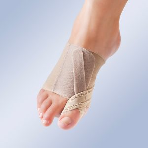 Corrector Hallux Valgus Conex colocado en el pie