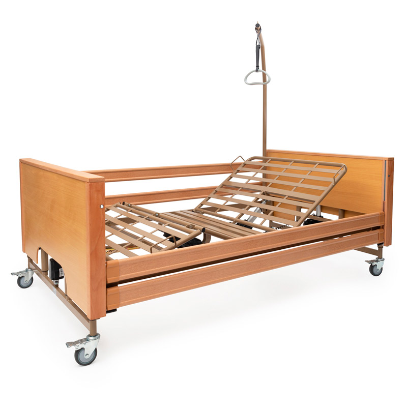 Cama elevadora bariátrica Norma 120 Perspectiva de la cama Norma 120 con respaldo articulado y trapecio