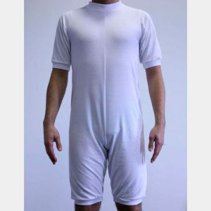 Pijama corto antipañal con cremallera en espalda y entrepierna