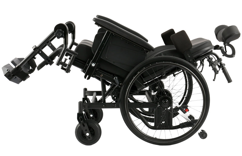 Silla de ruedas basculante Serena Silla de ruedas Serena basculante con respaldo reclinado y reposapiés elevados
