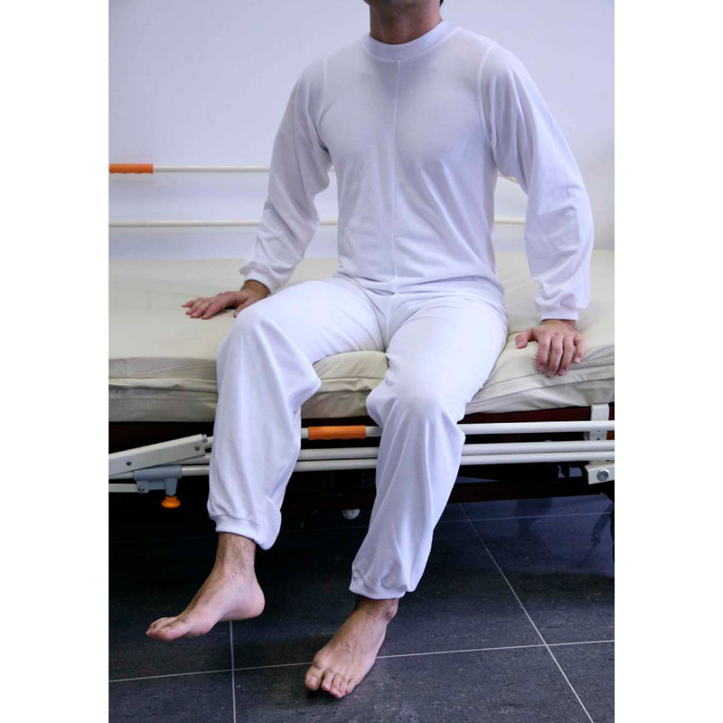 Pijama antipañal largo cremallera piernas Paciente sentado en cama con pijama antipañal largo de manga y pierna larga