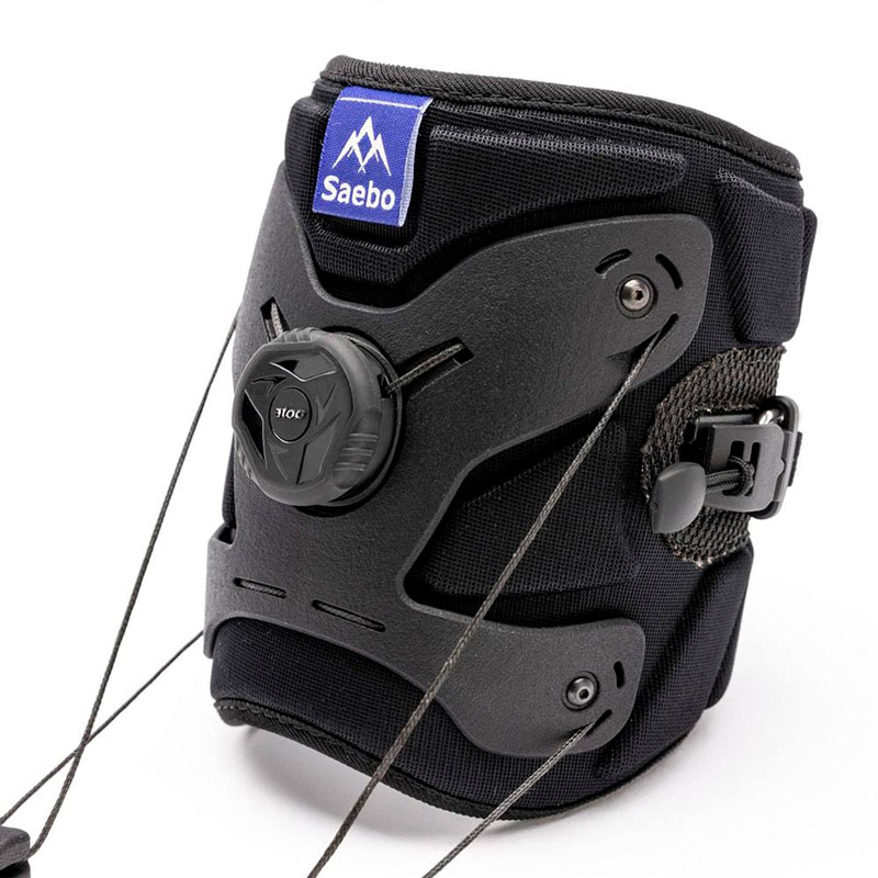 Ortesis para pie caído SaeboStep Vista de la abrazadera con velcro y hebilla de la ortesis SaeboStep