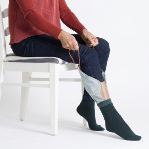 Manga Socky para colocarse calcetines sentado