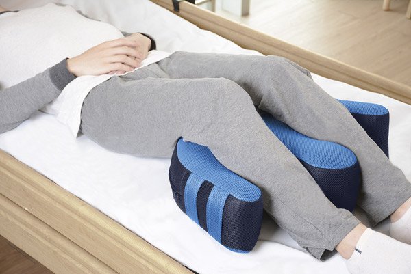 Cojín volteador para encamados Cuña movilizadora colocada bajo las piernas para iniciar el posicionamiento en cama