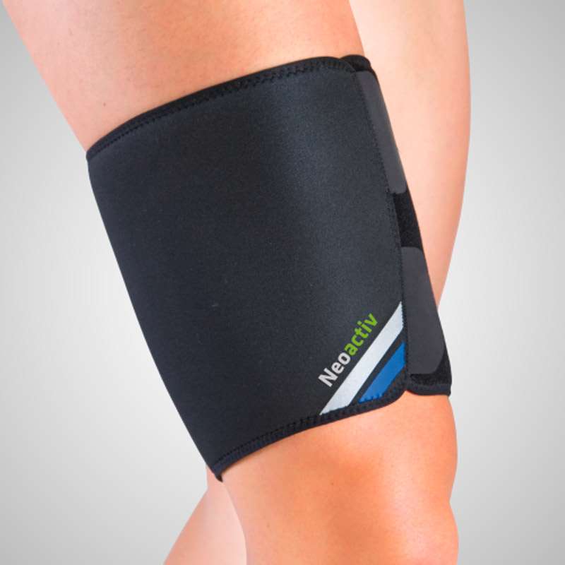 Muslera de neopreno Neoactiv Muslera Neoactiv colocada en el muslo con diseño de neopreno ajustable