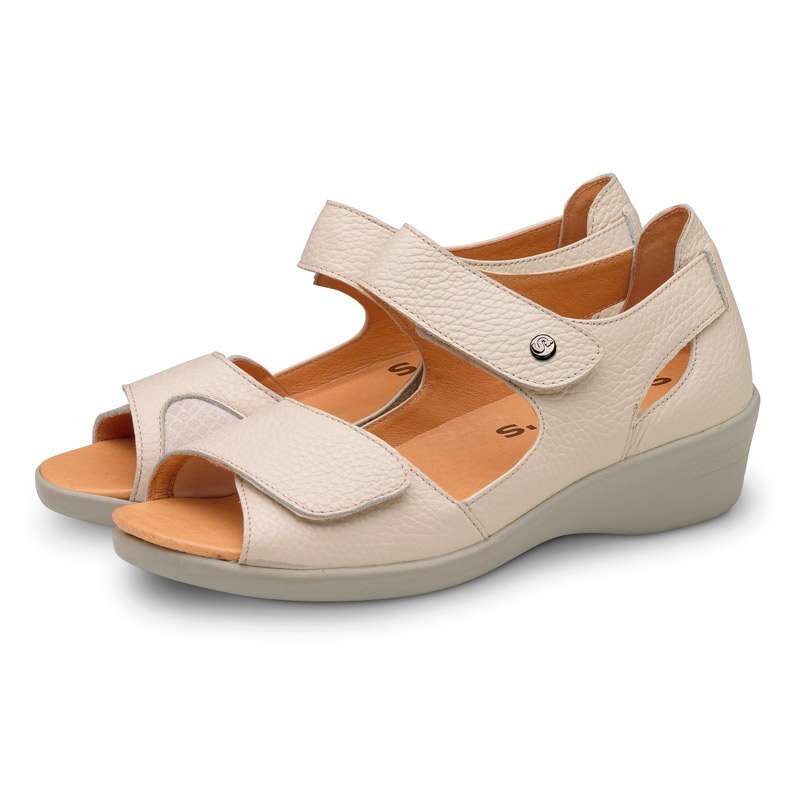 Sandalias de dos tiras con velcro 20697 Par de sandalias beige con velcro y elástico lateral para juanetes